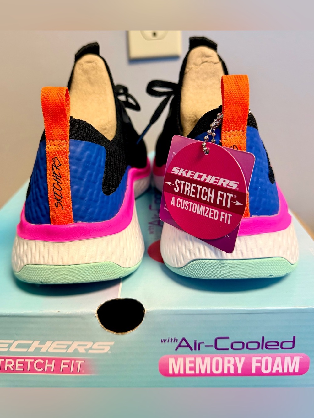 Skechers Stretch Fit Air Cooled Memory Foam Sneakers Women's Size 7 New in Box - Picture 5 of 15